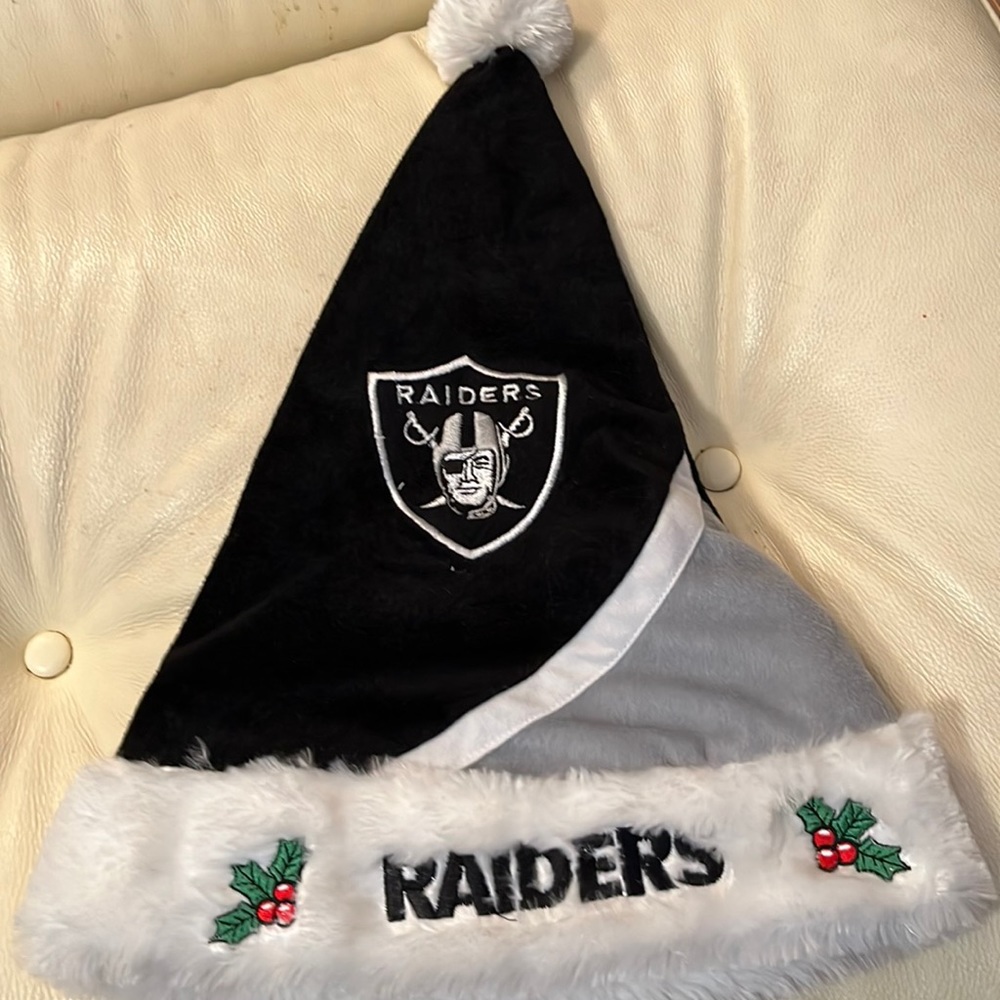 Raiders Christmas Hat